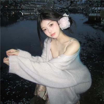 蓝天花朵